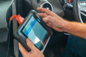 Ilustracja artykułu: Przegląd techniczny: co sprawdzają diagnosty i jak przygotować auto, żeby przejść badanie bez stresu